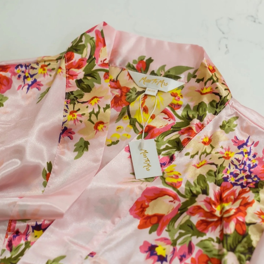 Miss to Mrs Pink Silk Floral Robe - Picture 5 of 14